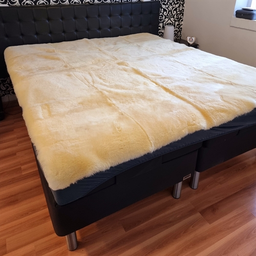 Sheepskin blanket White, Brown & Babycare