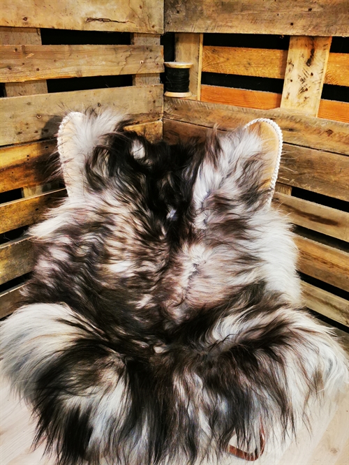 Sheepskin Icelandic Silver Shadow